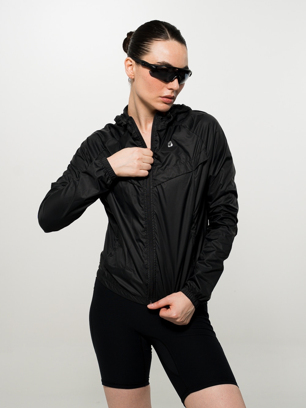 Essential Jacket Mujer Negra - Principal