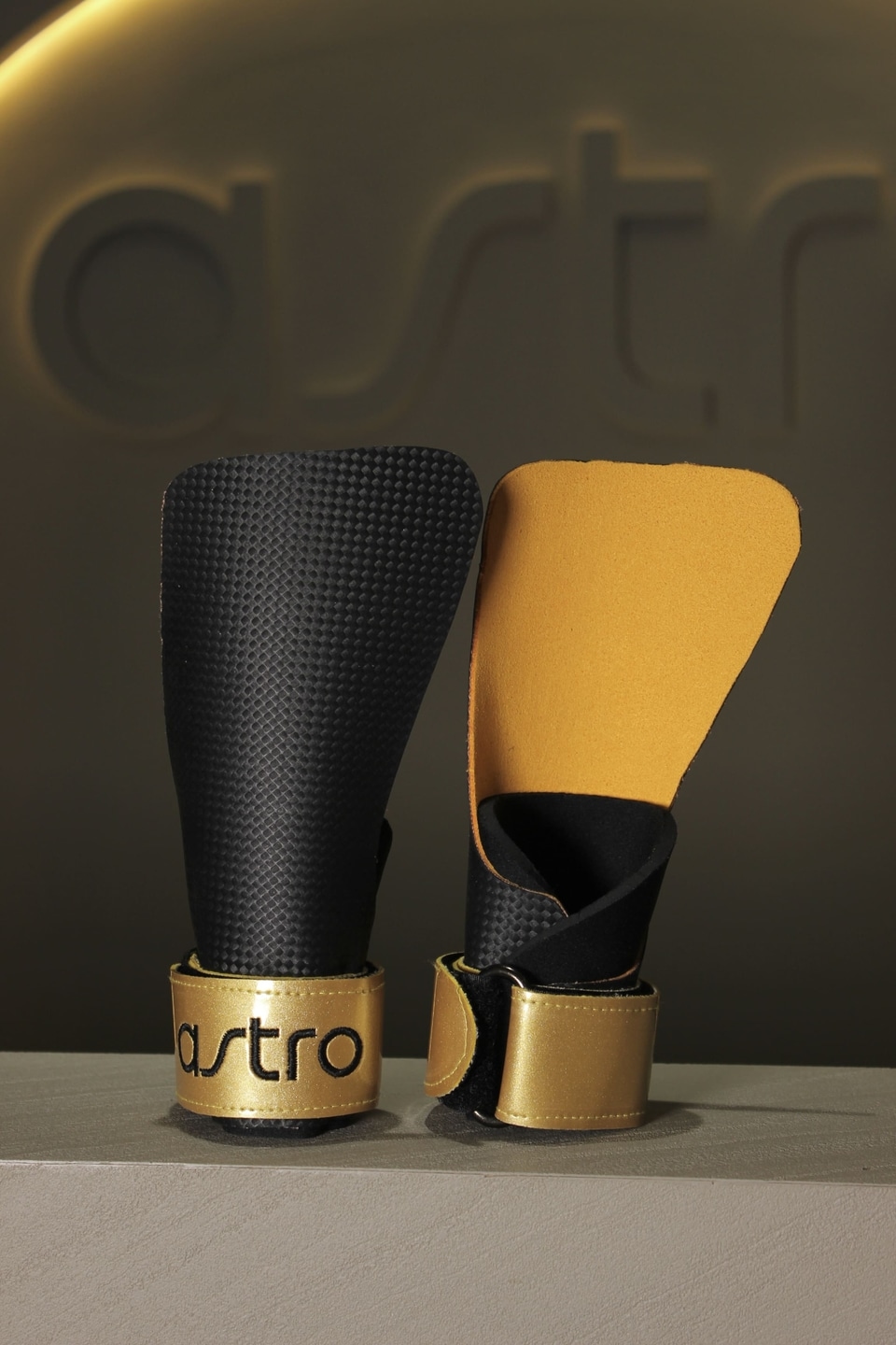Calleras Astro Ultimate Con Neopreno Dorado - Principal